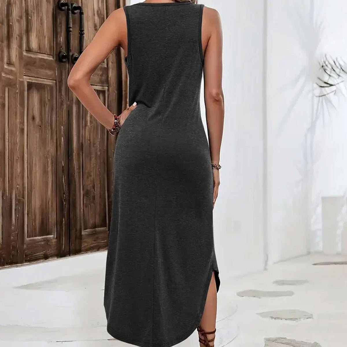 Brandy - שמלת מקסי אלגנטית ללא שרוולים