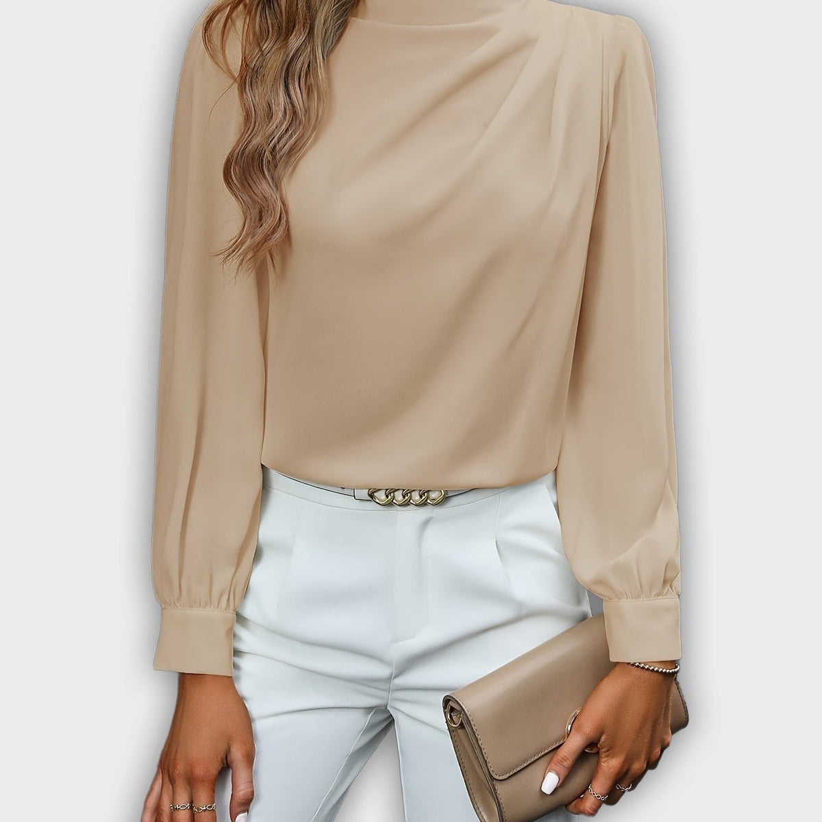 חולצה אלגנטית עם צווארון גבוה