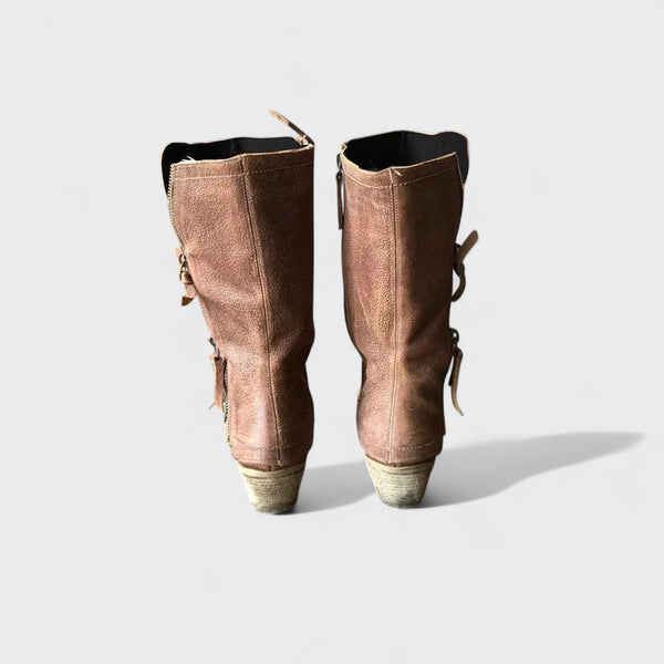 לטיסיה - מגפיים אלגנטיים