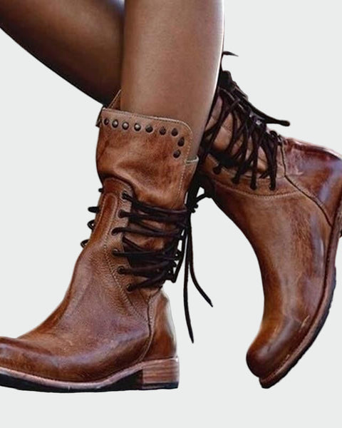 מגפיים מעור עם שרוכים