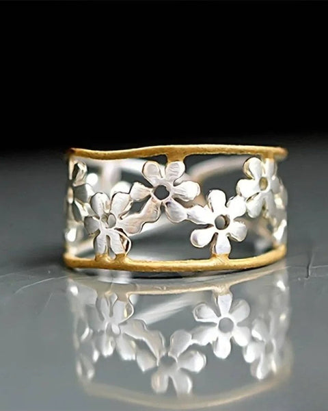 טבעת פרח לא סדירה עם עיצוב חלול