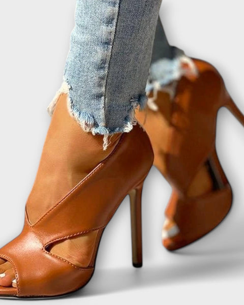 סנדלי אורטו טרנדי עם עקב אלגנטי