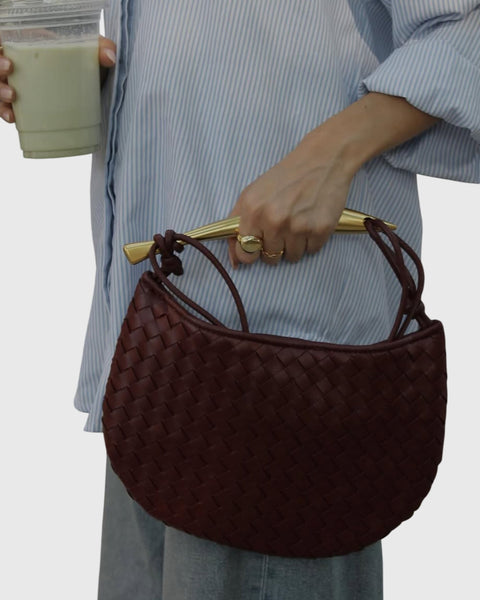 ביanca | תיק קלוע מובנה מפואר