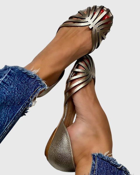 קרן - נעלי עקב צבעוניות עם רצועת T