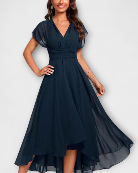 שמלת A-Line קצרה עם מחשוף V