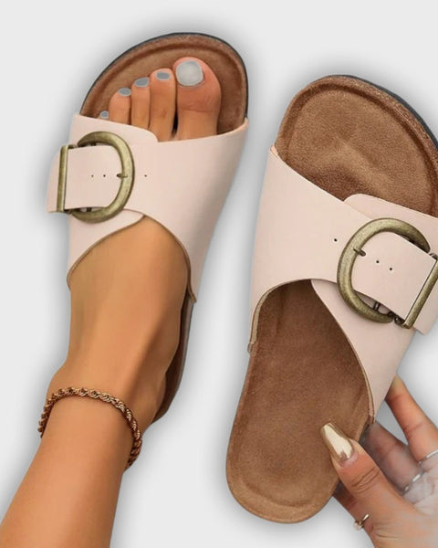 סנדלים אורטופדיים.