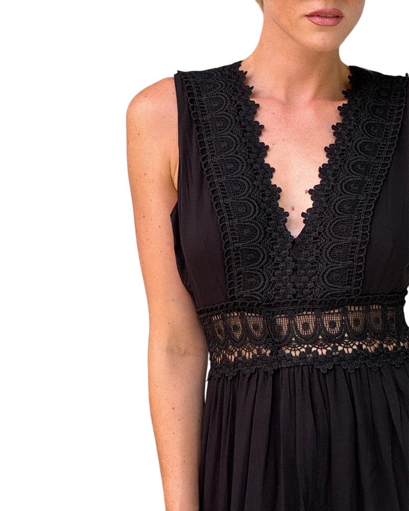 קלרה – שמלת מקסי אלגנטית מתחרה עם צווארון וי