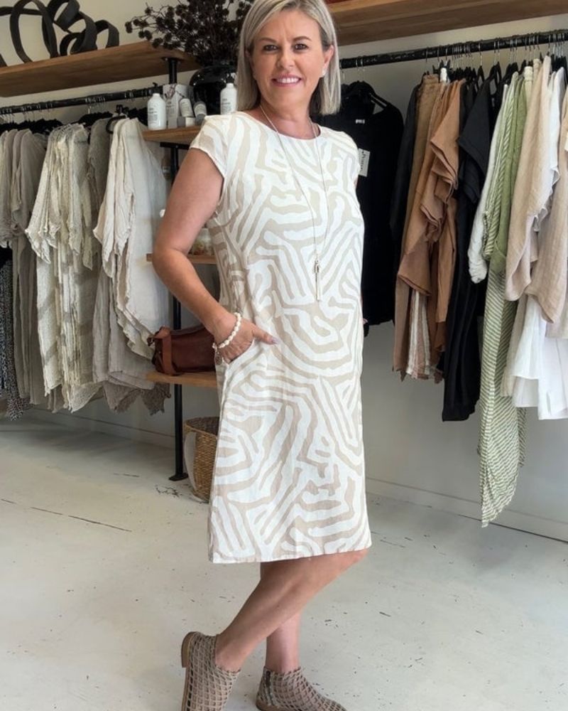 נליה™ - שמלת קיץ עם צווארון עגול ודפס יפה