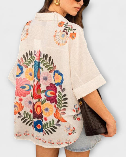 חולצת קרלה קצרה בוהמיינית בדוגמת פרחים