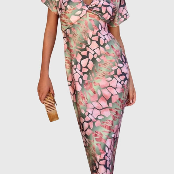 שמלות עם הדפס אבסטרקטי וחשיפת צוואר V