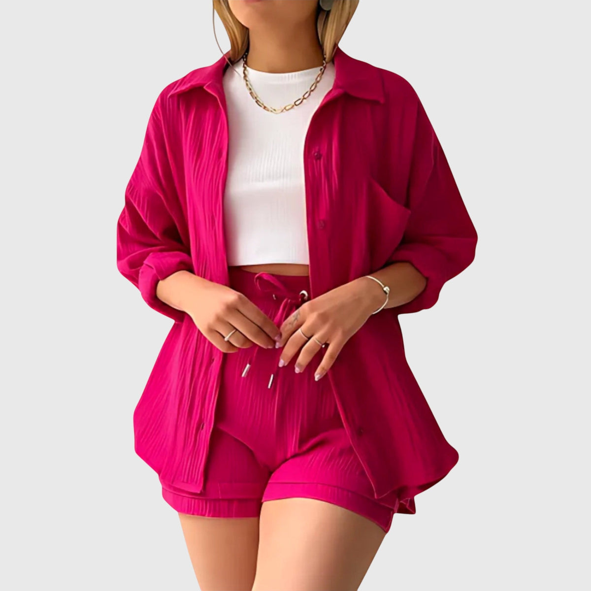 סט בד קיץ עם חולצה ומכנסיים קצרים