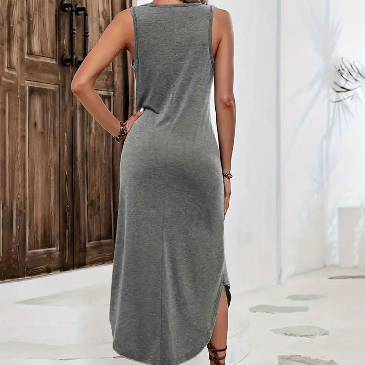 Brandy - שמלת מקסי אלגנטית ללא שרוולים