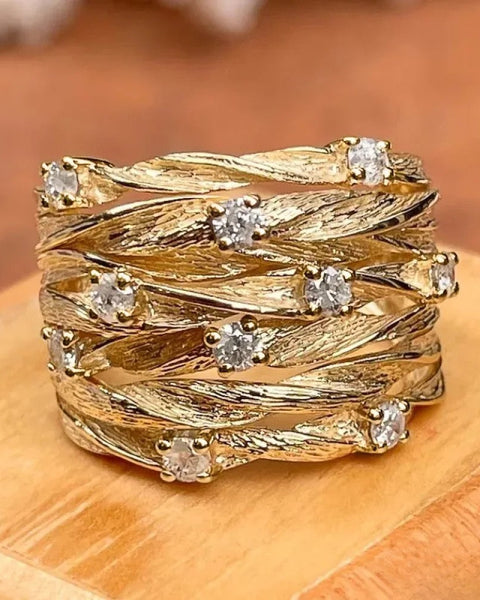 טבעת זהב מסורתית בתכנון יוקרתי