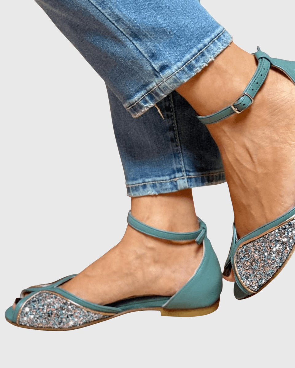 שיר - סנדלים שטוחים מבריקים