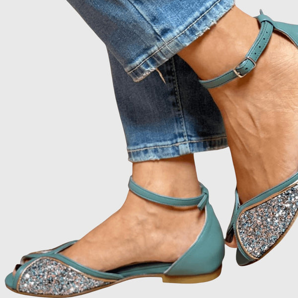 שיר - סנדלים שטוחים מבריקים