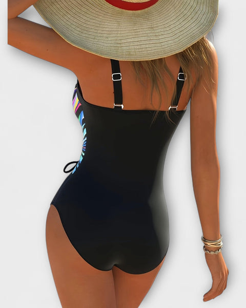 בגד ים אופנתי עם פרטי חזית חוצים