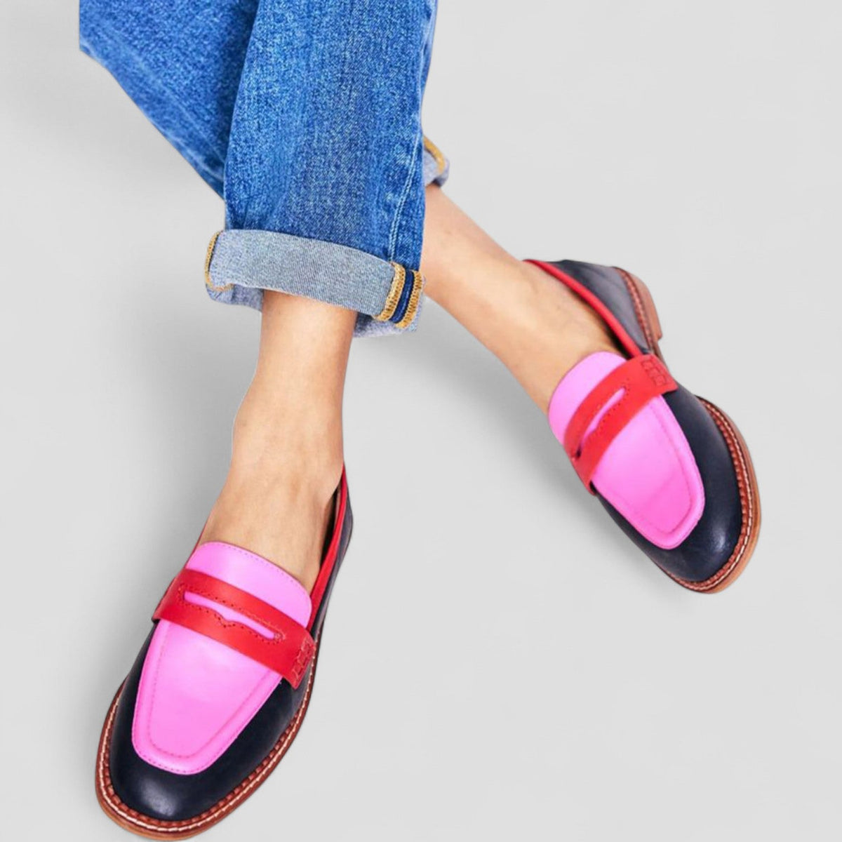 לונסה | מוקסינים שחורים עם הדגשה צבעונית