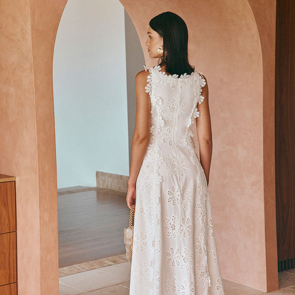 Loreina - שמלת מקסי עם עיטור פרחים רקום