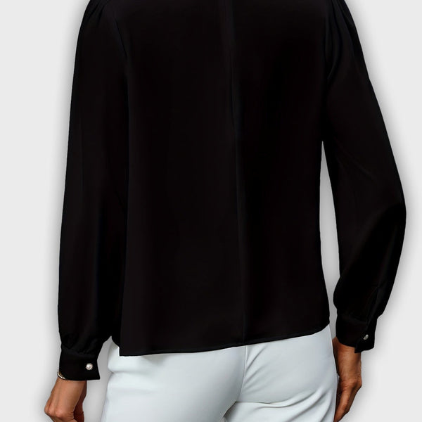 חולצה אלגנטית עם צווארון גבוה