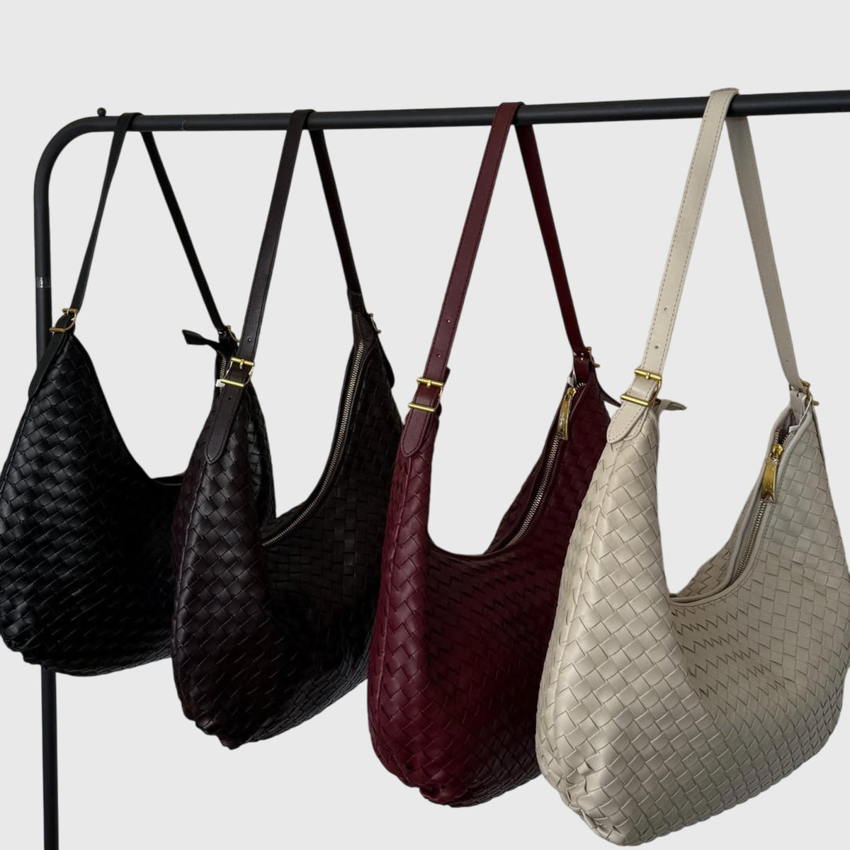 קרלין | תיק צד אלגנטי מרווח