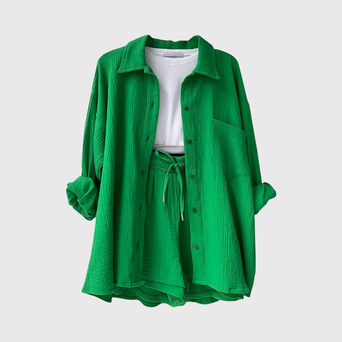 סט בד קיץ עם חולצה ומכנסיים קצרים