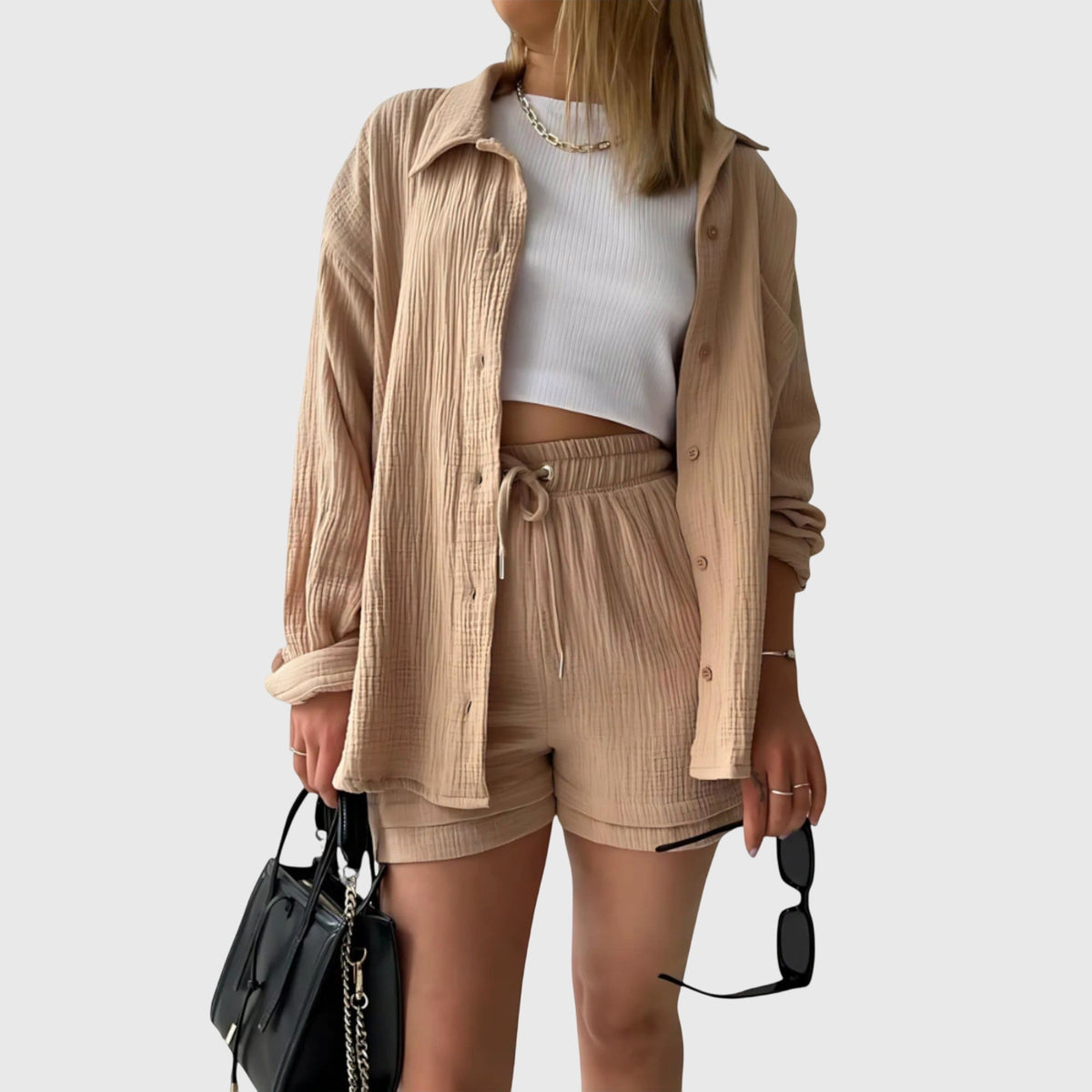 סט בד קיץ עם חולצה ומכנסיים קצרים