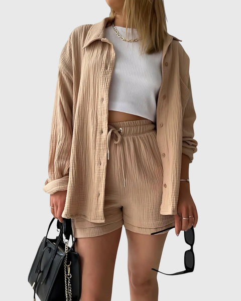 סט בד קיץ עם חולצה ומכנסיים קצרים