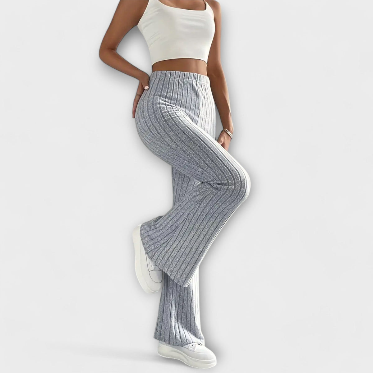 מכנסיים אלגנטיים לנשים עם חיתוך מובלט