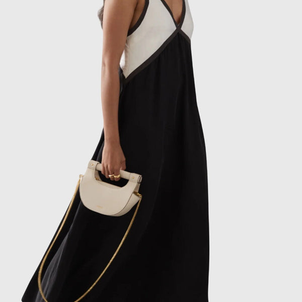 שמלת בוהו קיץ עם צווארון V