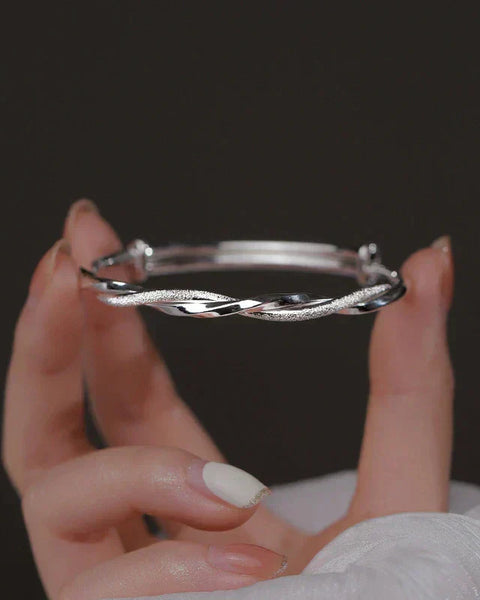 צמיד כסף מודרני ואלגנטי