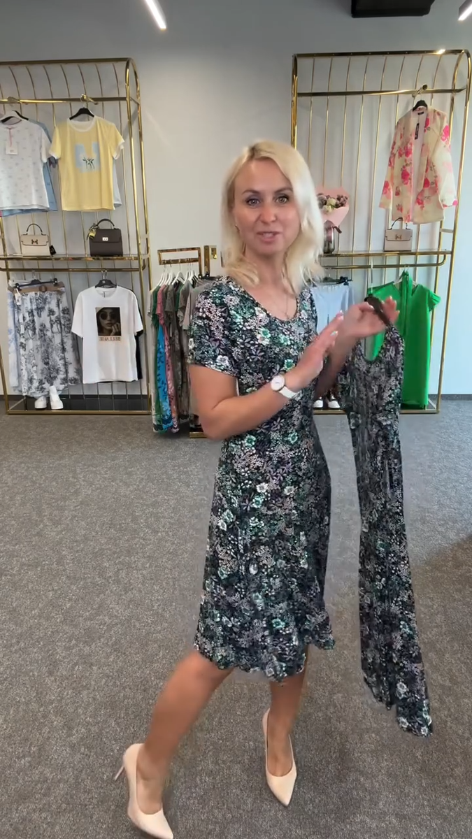 Ainsley - שמלת מודפסת עם צווארון עגול אופנתי