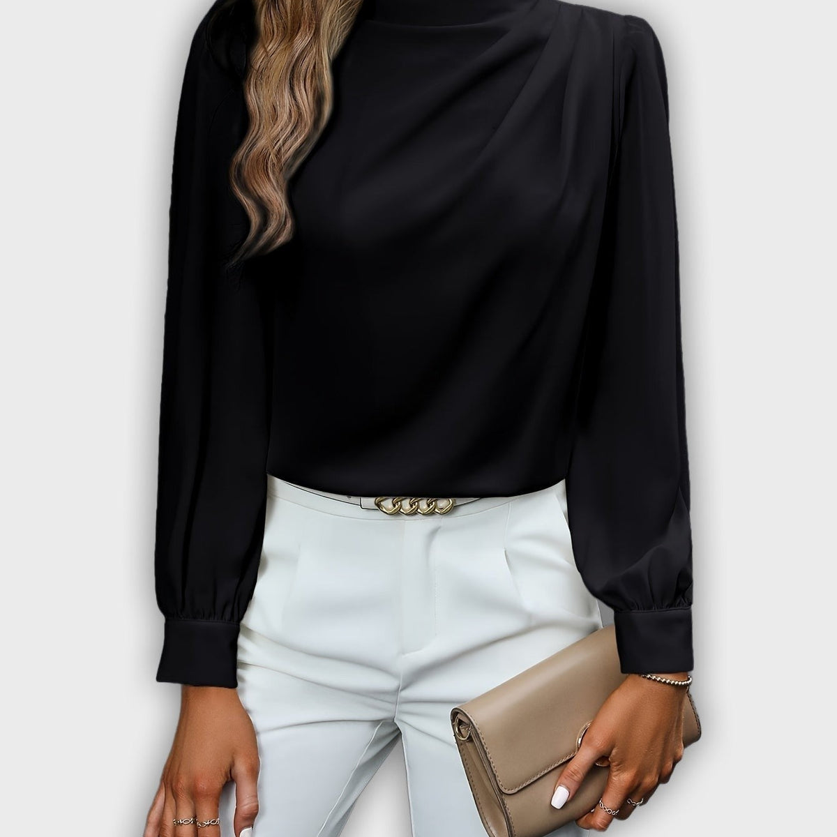 חולצה אלגנטית עם צווארון גבוה