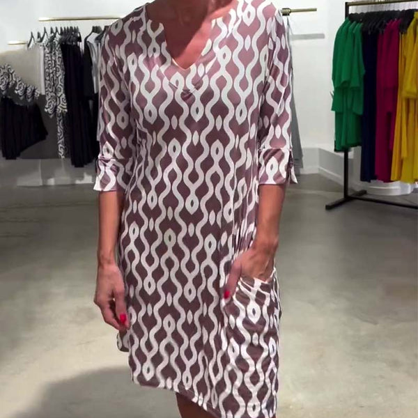 Jacqueline - שמלה מודפסת באורך מידי עם צווארון גבוה