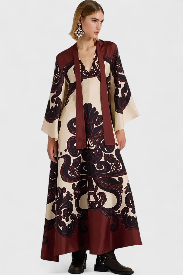 מאריצה שמלת ערב ארוכה עם צוואר גבוה ודפוס גרנדילה