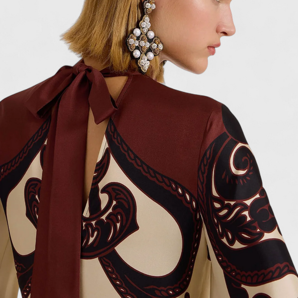 מאריצה שמלת ערב ארוכה עם צוואר גבוה ודפוס גרנדילה