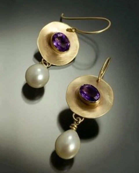 עגילי זהב וינטג' עם זירקוניה סגולה ופנינים