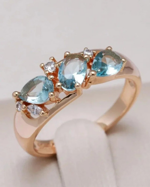 טבעת זהב עם זרקוניה כחולה - תכשיט יוקרתי ואלגנטי