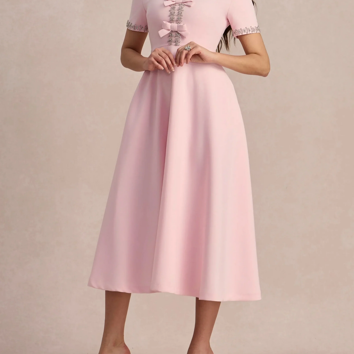 רפאלה™ | שמלה בגזרת א עם קשתות וחרוזים