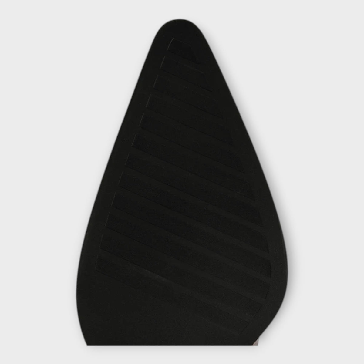 אביטל - מגפי עור בעיצוב קרוקו עם עקב אלגנטי