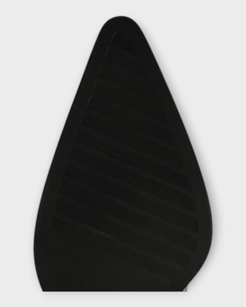 אביטל - מגפי עור בעיצוב קרוקו עם עקב אלגנטי