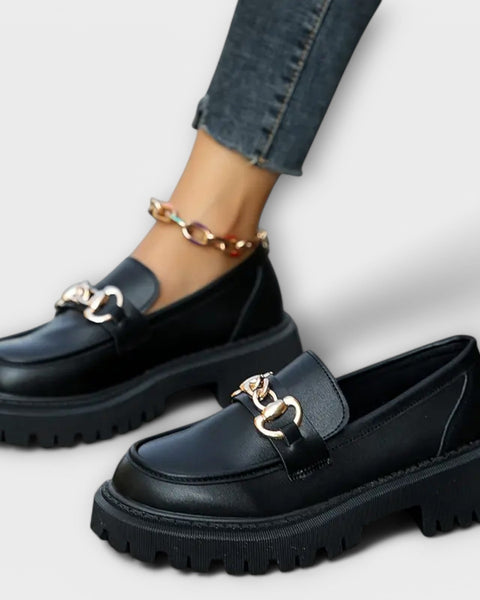 מגפי פלטפורמה לנשים עם אבזם סגירה