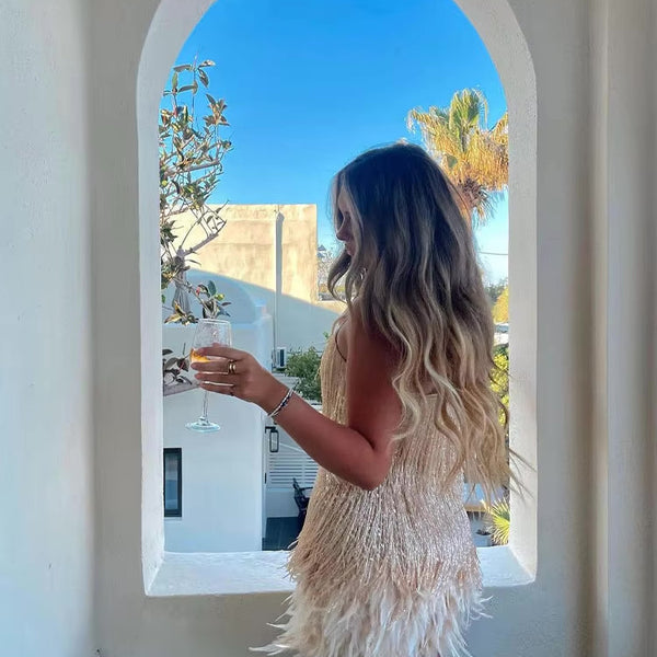 Jemima - שמלת מיני אופנתית עם נוצות