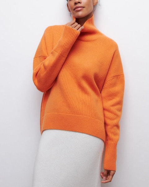 AVERY™ סוודר עם צוואר גבוה