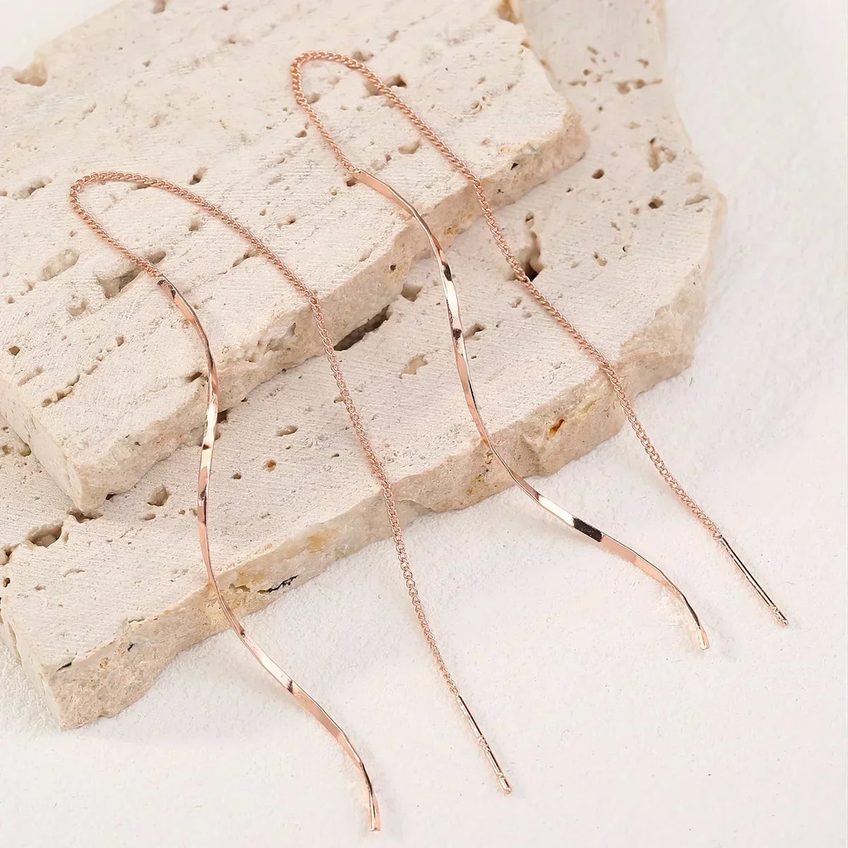 עגילי גלים ארוכים בעיצוב ייחודי