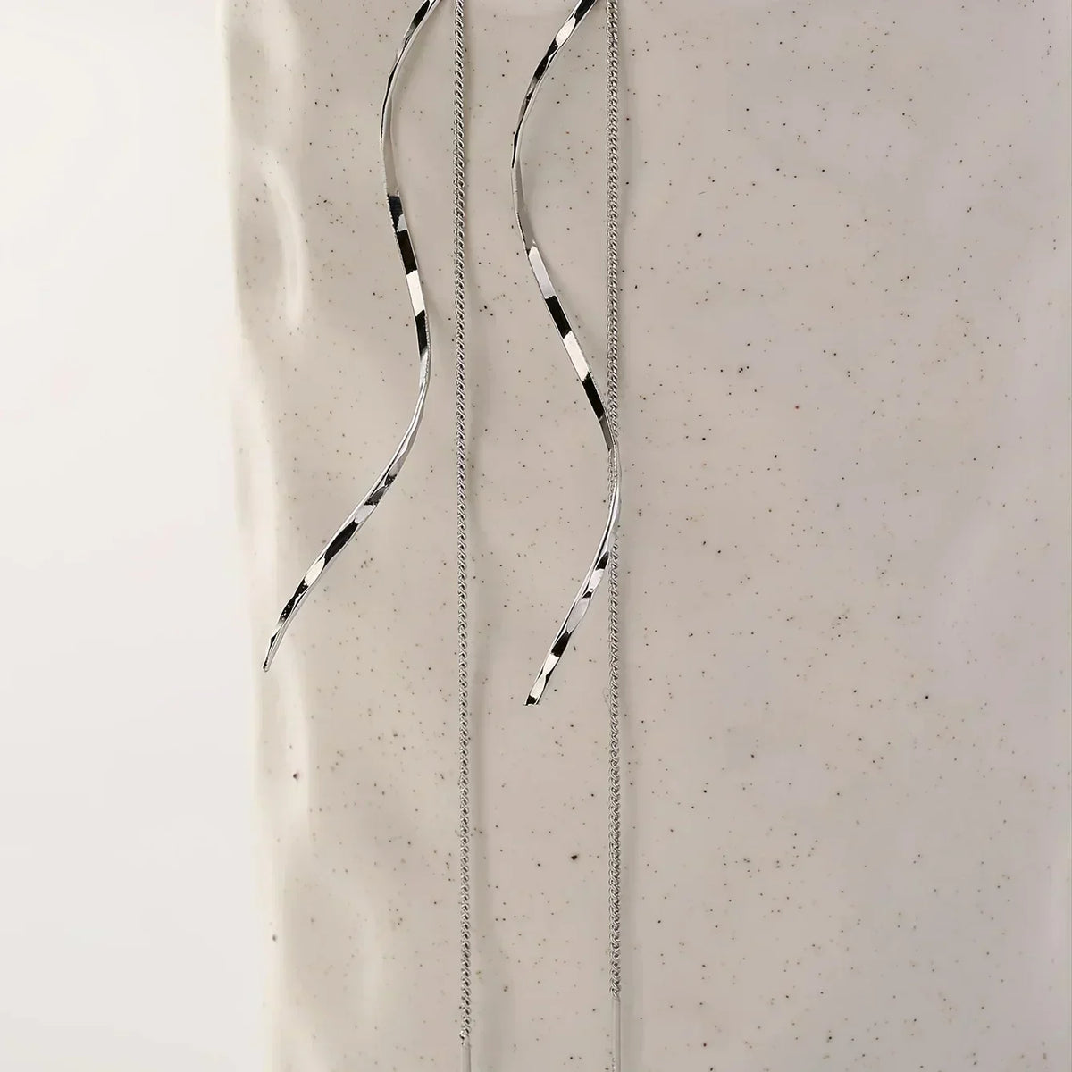 עגילי גלים ארוכים בעיצוב ייחודי