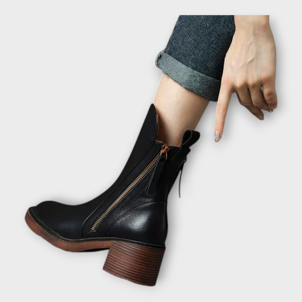 אילנה - מגפיים עם קו אלגנטי ופרטי רוכסן