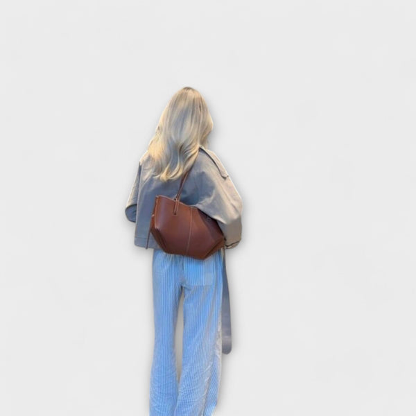 תיק טוט עור וינטג' של לורה – מראה יוקרתי ופונקציונליות מושלמת