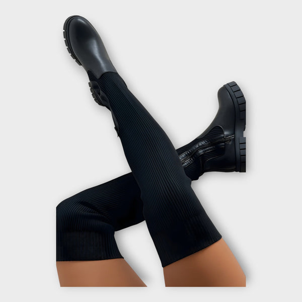 דליה - מגפיים מודרניים עם עיצוב מינימליסטי