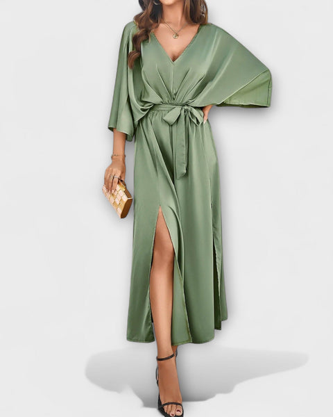 שמלת מקסי עם צווארון V עמוק וחגורה