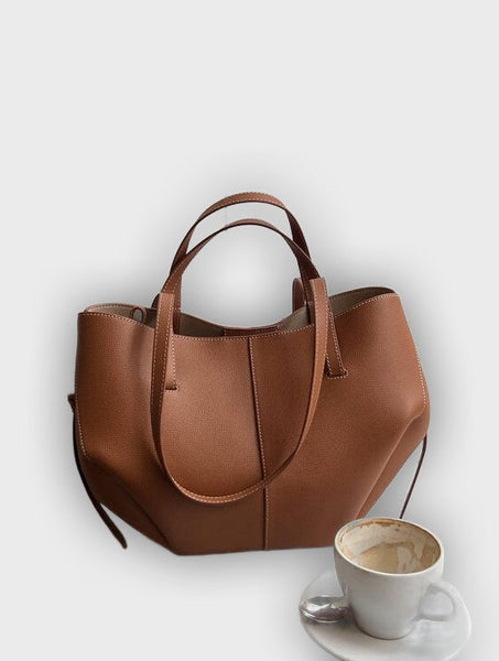 תיק נשיאה מעוצב עם קפלים בצדדים